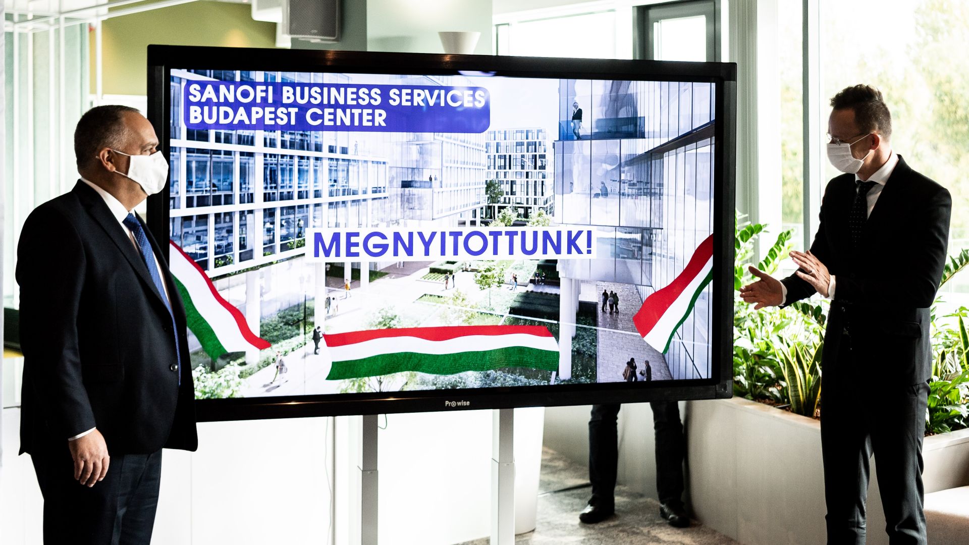 Globális kompetenciaközpontot adott át Budapesten a Sanofi